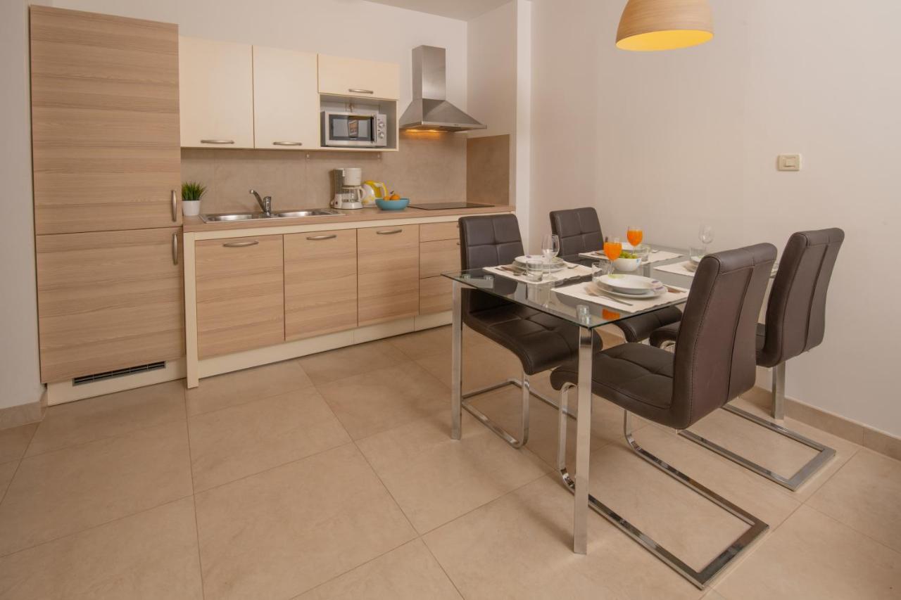 Apartments Oliva Premantura Exterior photo